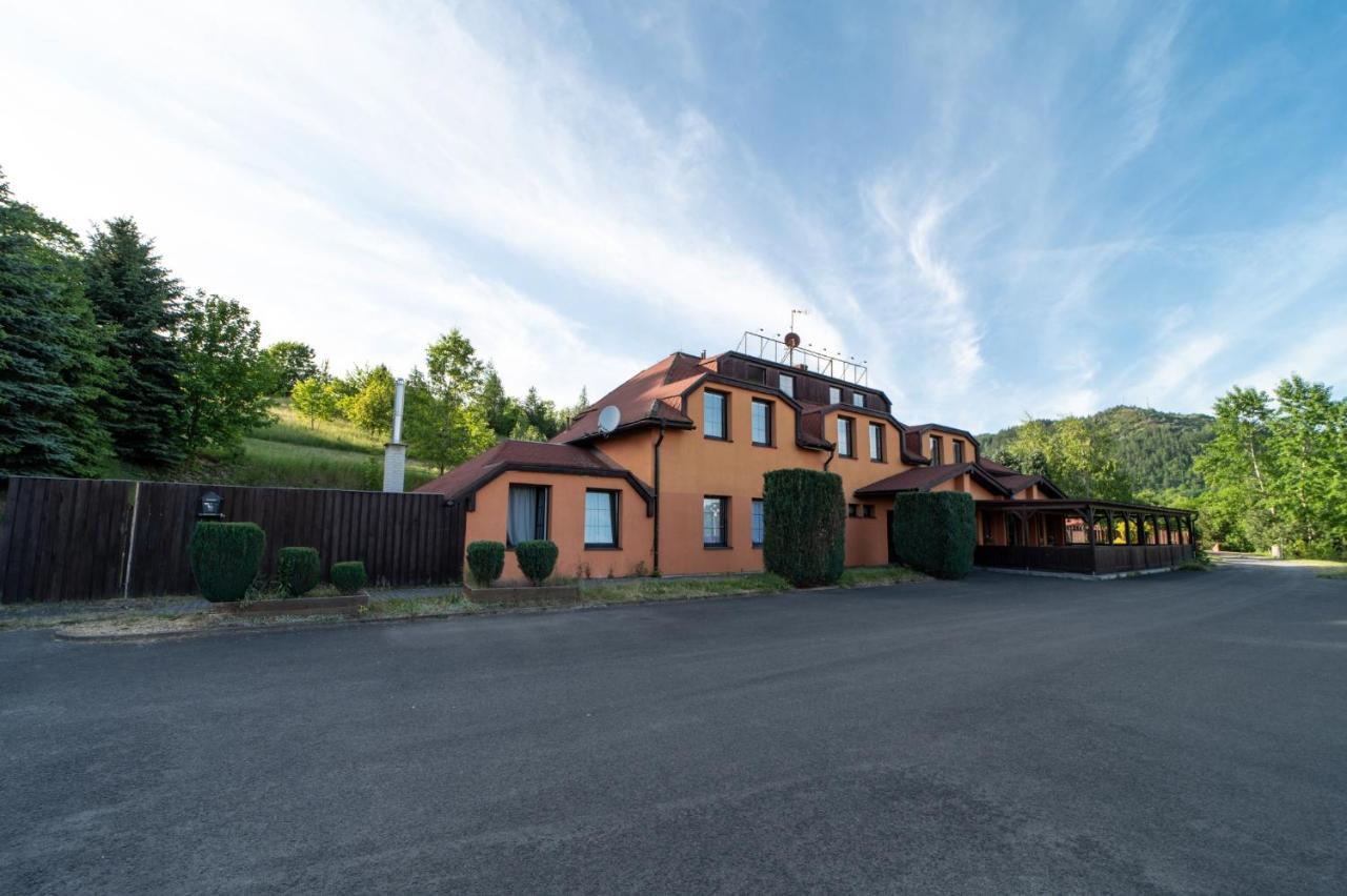 Hotel Formule Perštejn